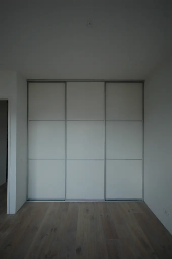 Kast op maat met schuifdeuren